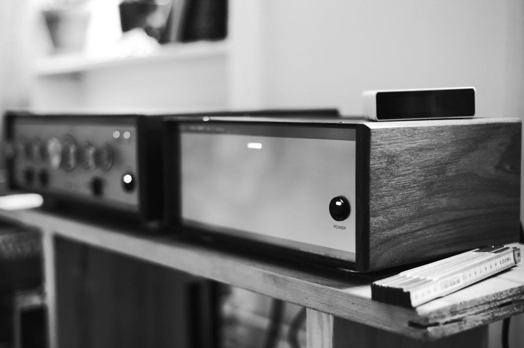 Leben RS30-EQ RIAA next to aLeben integrated tube amplifier.